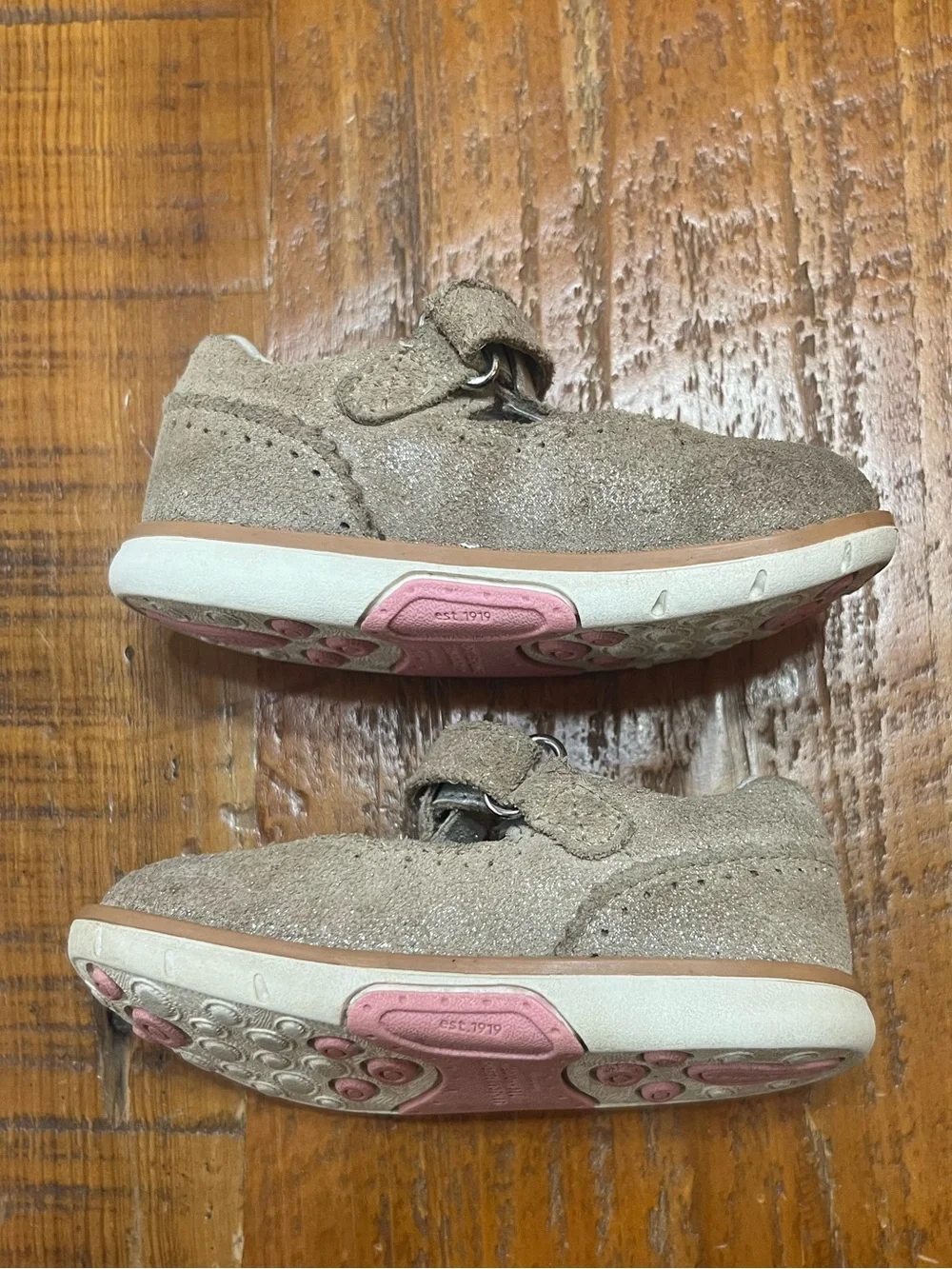 Stride Rite SRTech Nell Champange Mary Jane Shoes Size 4.5